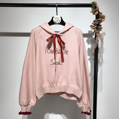 Egyedi női pulóver kapucnival és felirattal három színben