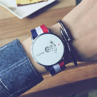 Modern női karóra színes szíjjal