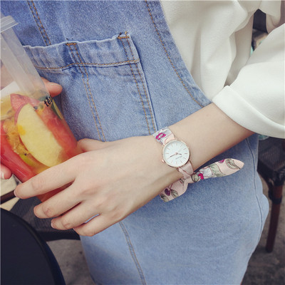 Női karóra érdekes szíjjal - két modell