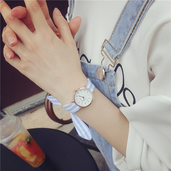 Női karóra érdekes szíjjal - két modell
