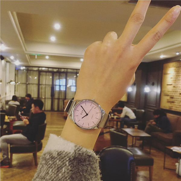 Stílusos női karóra öt színben