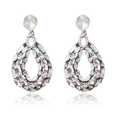 Kövekkel díszített női fülbevaló világos és sötét színekben