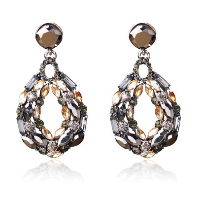 Kövekkel díszített női fülbevaló világos és sötét színekben