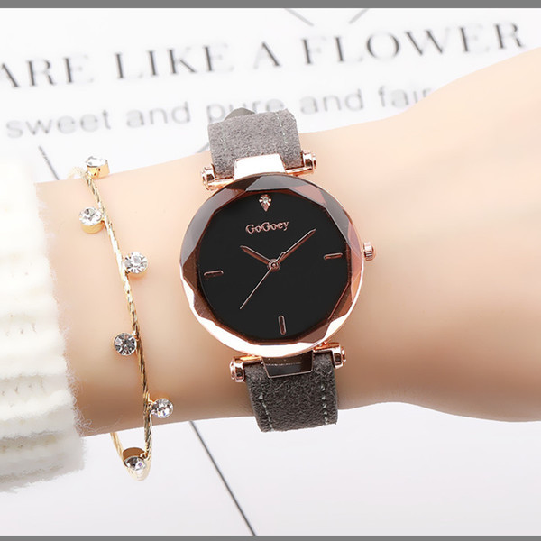 Stílusos női karóra több színben