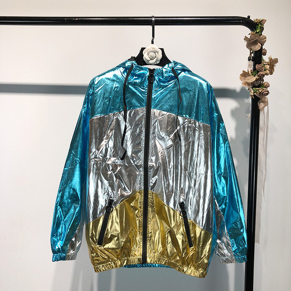 Модерно дамско яке за есента в преливащи се цветове