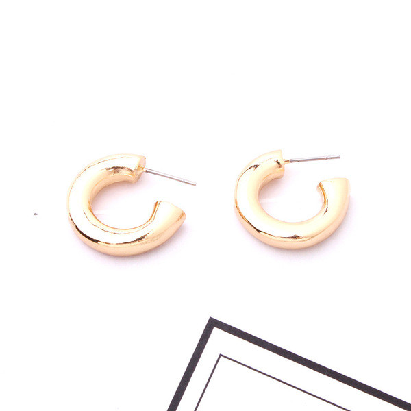 Alkalmi kis női fülbevaló arany színben