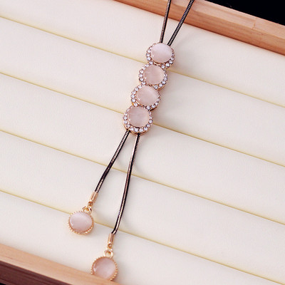 Női nyaklánc többféle modellben, színes kövekkel