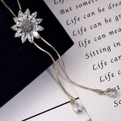 Női nyaklánc többféle modellben, színes kövekkel