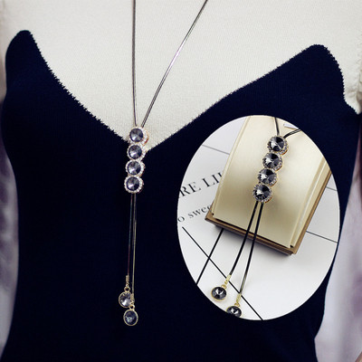 Női nyaklánc többféle modellben, színes kövekkel