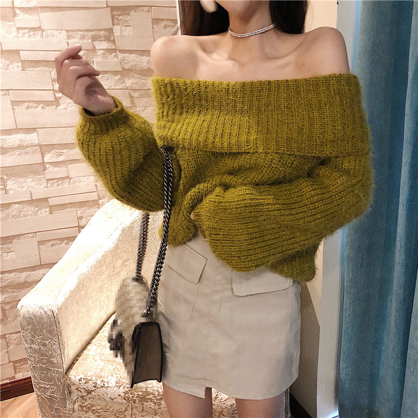 Απαλό γυναικείο πουλόβερ με ανοιχτούς ώμους σε διάφορα χρώματα