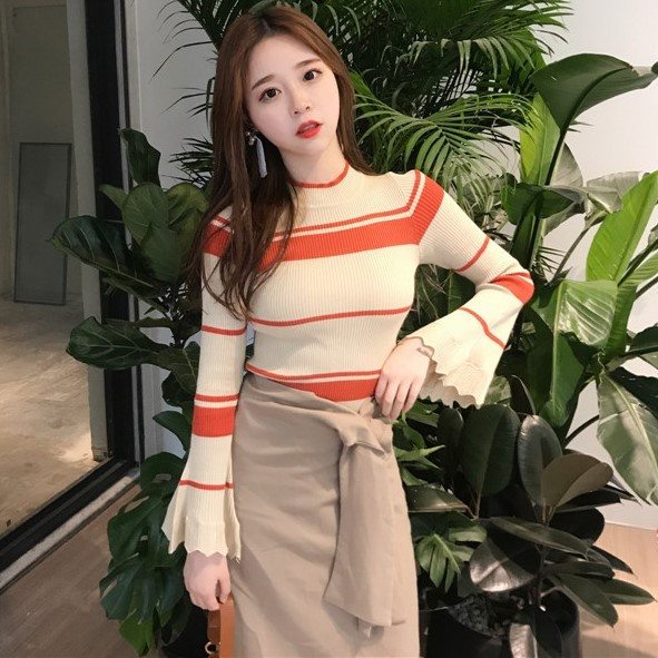 Pulover de dama cu dungi in trei culori cu maneci lotus