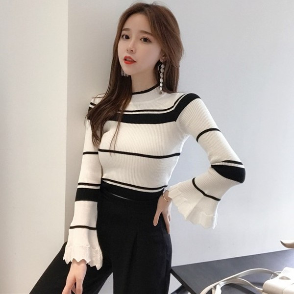 Pulover de dama cu dungi in trei culori cu maneci lotus