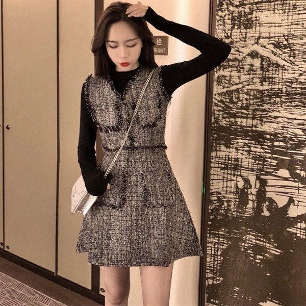 Modern női szett két részből - ruha és blúz hosszú ujjal