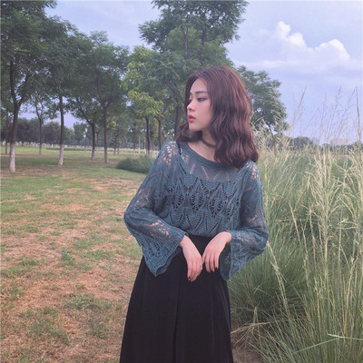 Γυναικεία μοντέρνα μπλούζα σε  μπλε χρώμα με φαρδιά μανίκια