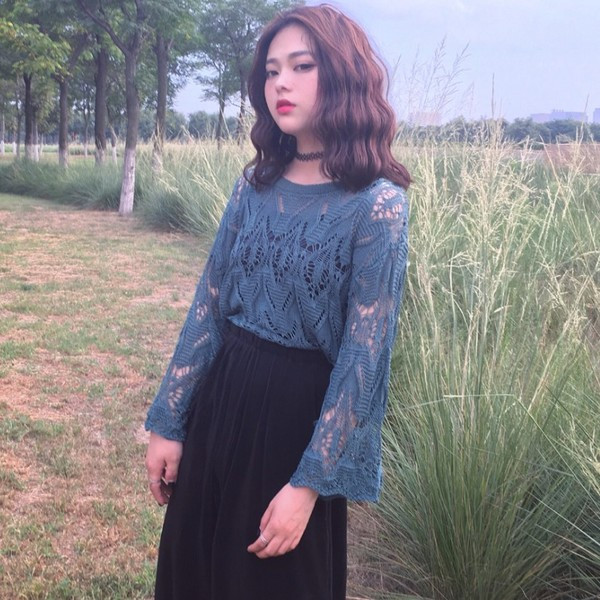 Γυναικεία μοντέρνα μπλούζα σε  μπλε χρώμα με φαρδιά μανίκια