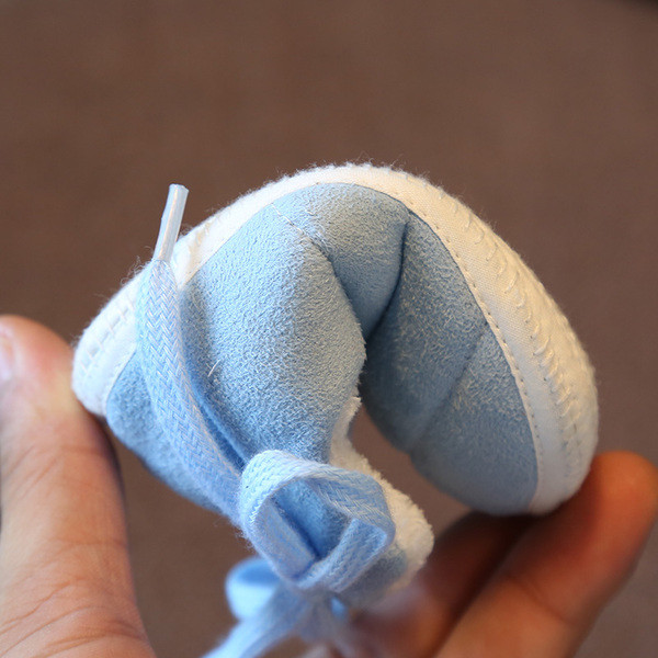 Бебешки ежедневни обувки с подплата 