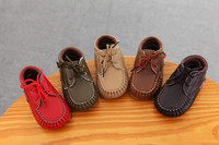 Бебешки кожени обувки с външен шев