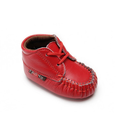 Бебешки кожени обувки с външен шев