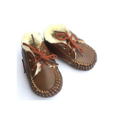 Бебешки кожени обувки с външен шев