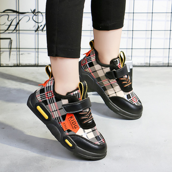 Παοιδικά  πάνινα παπούτσια για αγόρια σε τρία χρώματα