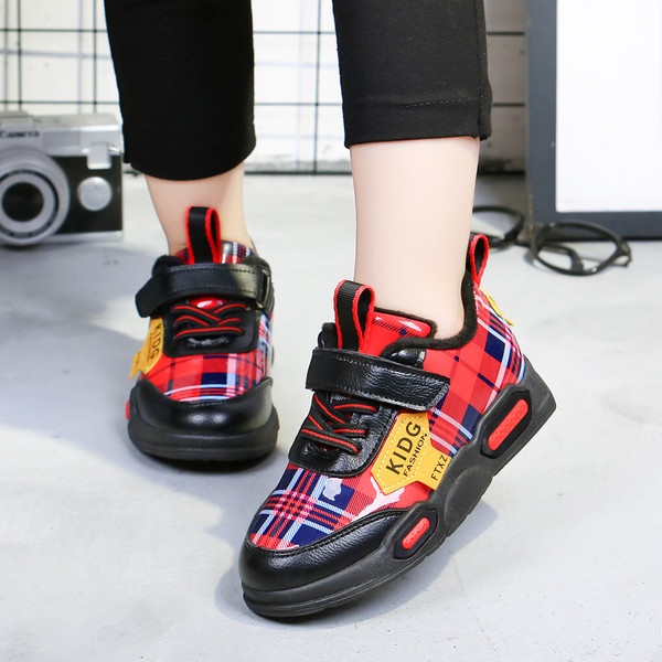 Παοιδικά  πάνινα παπούτσια για αγόρια σε τρία χρώματα