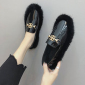 Női modern mokaszin pehely fehér és fekete színben