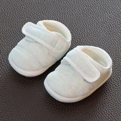 Бебешки обувки с велкро лепенка