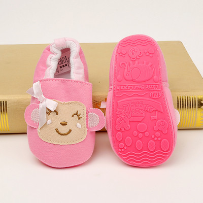 Παιδικά παπούτσια με διαφορετικές εκτυπώσεις