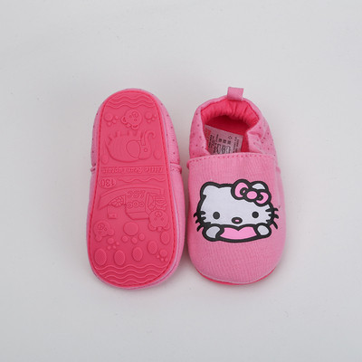 Παιδικά παπούτσια με διαφορετικές εκτυπώσεις