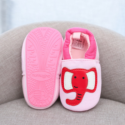 Παιδικά υποδήματα με κεντήματα