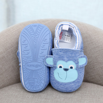 Παιδικά υποδήματα με κεντήματα