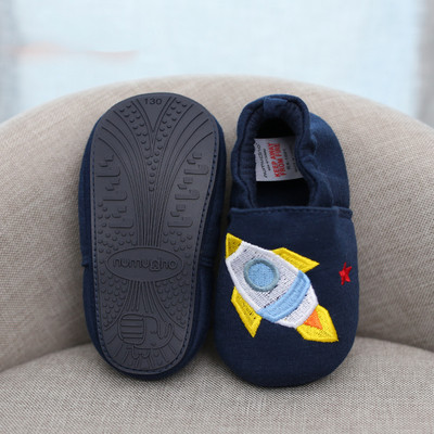 Παιδικά υποδήματα με κεντήματα