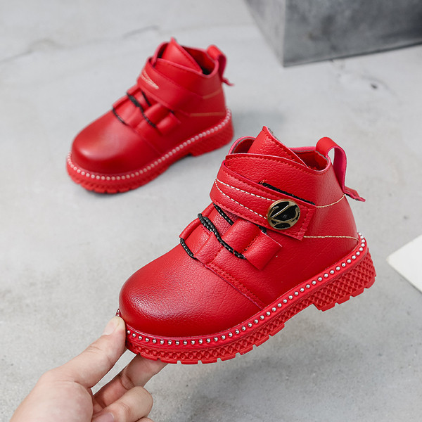 Παιδικές μπότες  για αγόρια σε τρία χρώματα