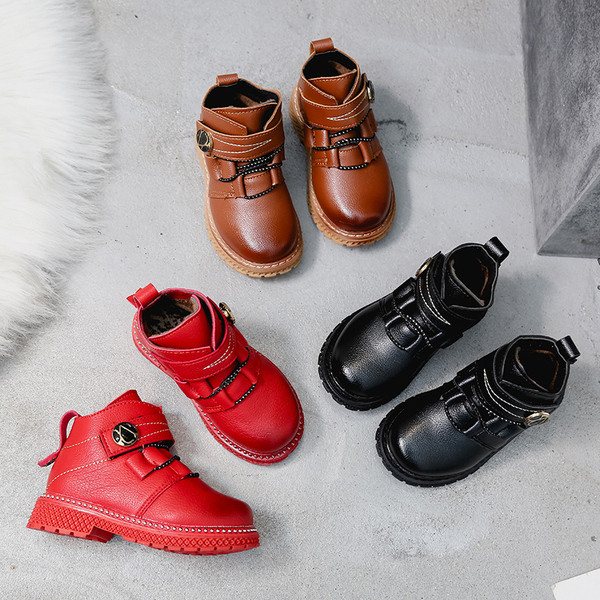 Παιδικές μπότες  για αγόρια σε τρία χρώματα