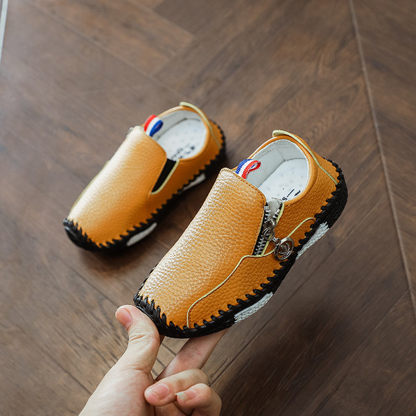 Κομψά παιδικά μοκασίνια για αγόρια με φερμουάρ σε τρία χρώματα