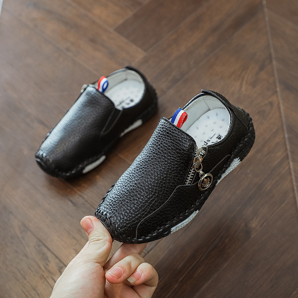 Κομψά παιδικά μοκασίνια για αγόρια με φερμουάρ σε τρία χρώματα