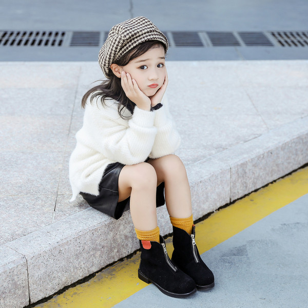 Többféle színben cipzáras alkalmi gyerekcsizma lányoknak