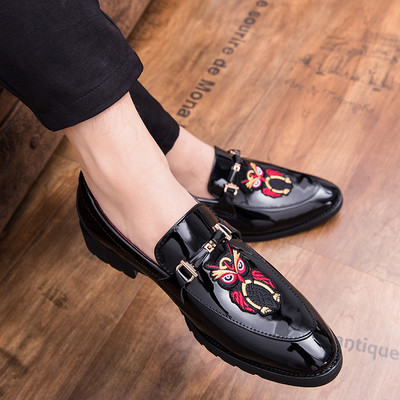 NEW Stylish men`s patent leather moccasins in black with applique