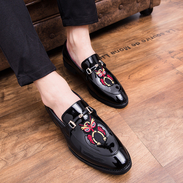 ΝΕΑ Κομψά ανδρικά λουστρίν μοκασίνια σε μαύρο χρώμα με εφαρμογές