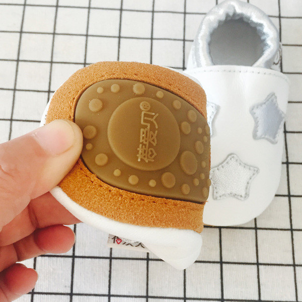 Bőr babacipő több színben