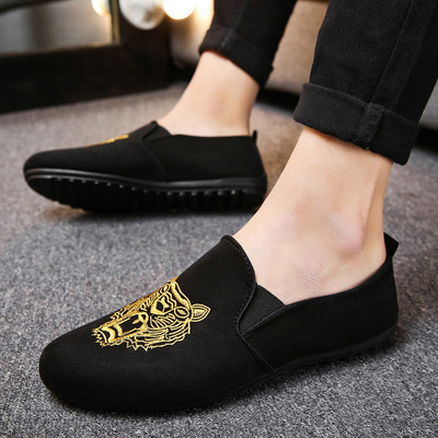 Κομψά μοκασίνια για άνδρες με διαφορετικές εφαρμογές