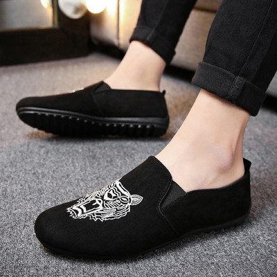 Κομψά μοκασίνια για άνδρες με διαφορετικές εφαρμογές