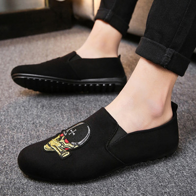 Κομψά μοκασίνια για άνδρες με διαφορετικές εφαρμογές