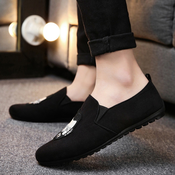Κομψά μοκασίνια για άνδρες με διαφορετικές εφαρμογές