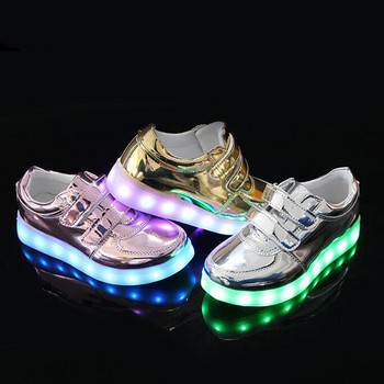 Μοντέρνα  παπούτσια για παιδιά με γυαλιστερό φινίρισμα σε τρία χρώματα