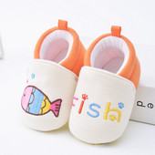 Бебешки буйки в светли цветове с бродерия