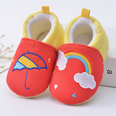 Бебешки буйки в светли цветове с бродерия