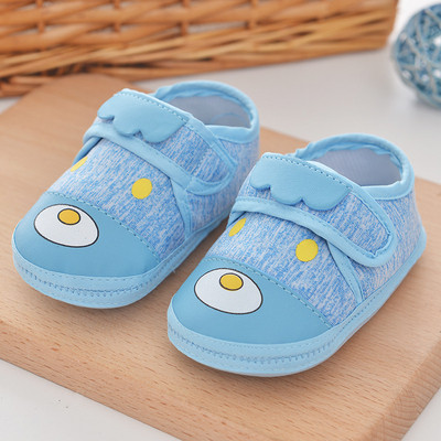 Бебешки буйки в светли цветове с бродерия