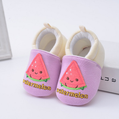 Бебешки буйки в светли цветове с бродерия