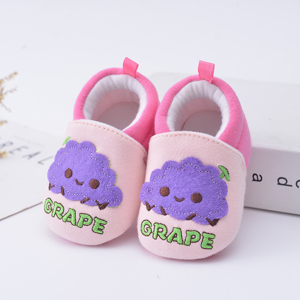 Бебешки буйки в светли цветове с бродерия